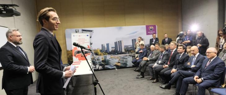 zdjęcie uczestników konferencji prasowej.