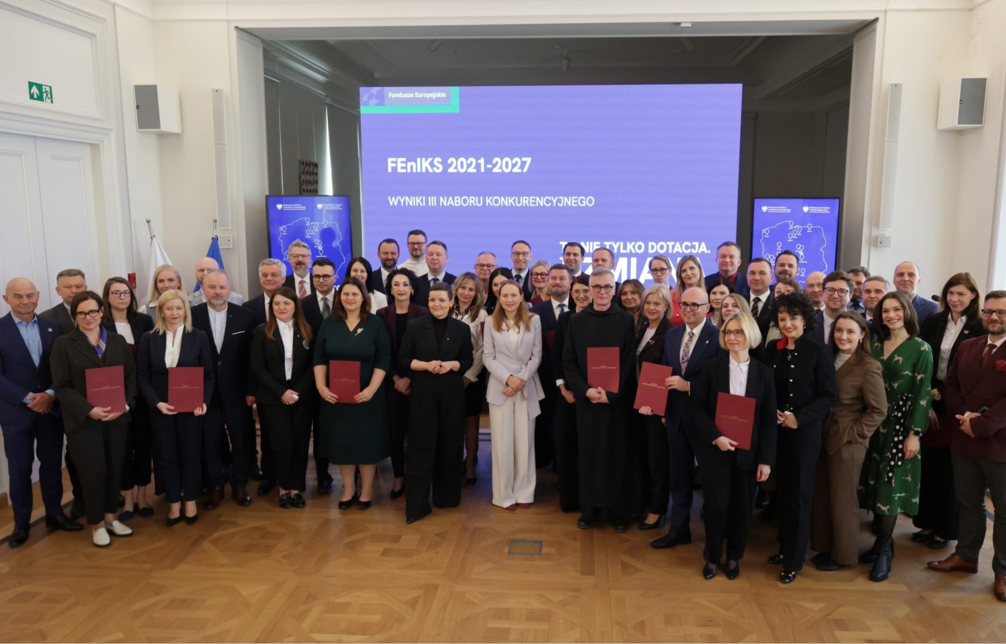Zdjęcie uczestników konferencji w Warszawie z udziałem minister Katarzyny Pełczyńskiej-Nałęcz i minister Marty Cienkowskiej.